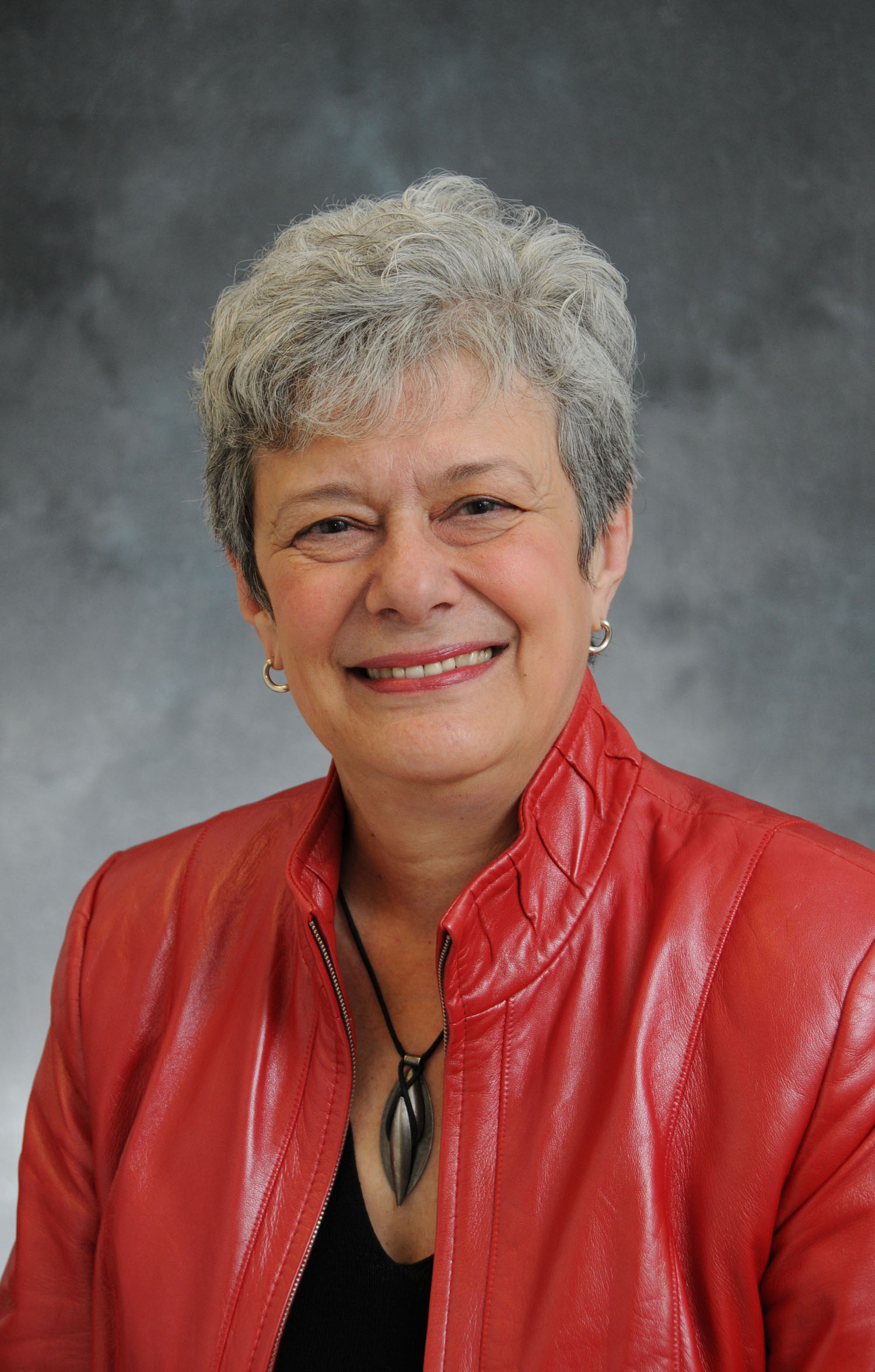 Headshot of Professor Linda Hutcheon.