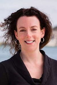 Headshot of Tracy O'Brien.